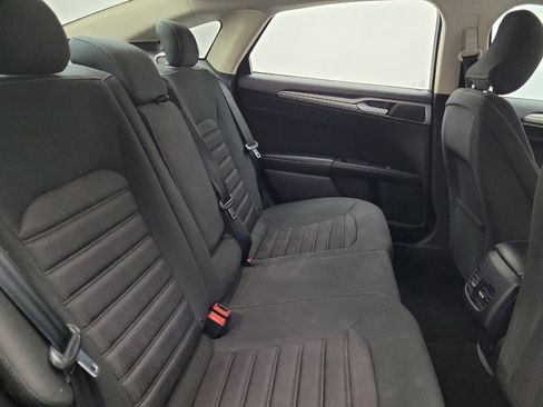 Used 2019 Ford Fusion SE image 19