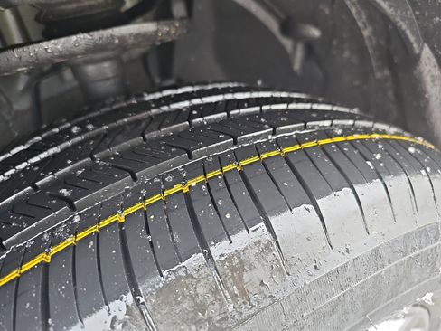 Certified 2025 Nissan Pathfinder SV image 13