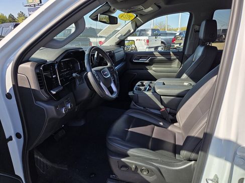 Used 2024 GMC Sierra 1500 SLT image 10