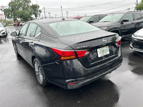 Used 2025 Nissan Altima 2.5 SV FWD image 4