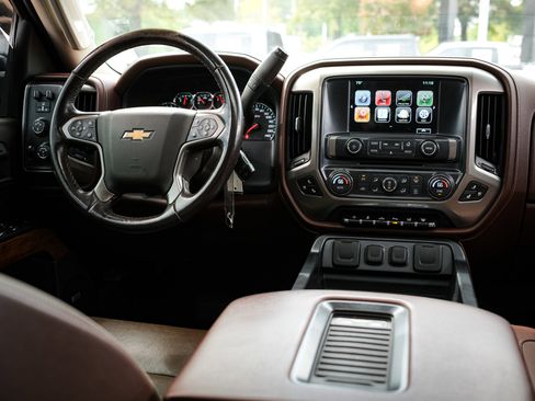 Used 2016 Chevrolet Silverado 2500 High Country w/ Duramax Plus Package image 29