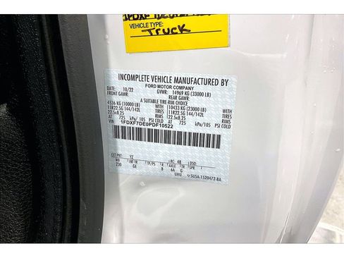Used 2023 Ford F750 2WD Regular Cab Super Duty image 27