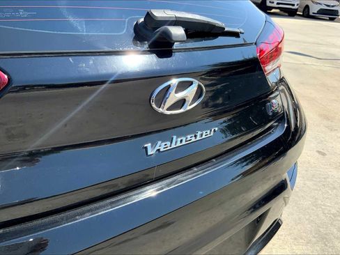 Used 2022 Hyundai Veloster N image 32