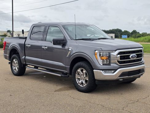 Used 2021 Ford F150 XLT w/ Equipment Group 302A High AWD/4WD image 3