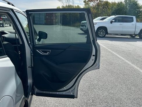 Used 2022 Subaru Forester Premium image 38