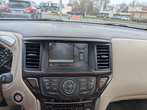 Used 2014 Nissan Pathfinder Platinum w/ Platinum Premium Package AWD/4WD image 12