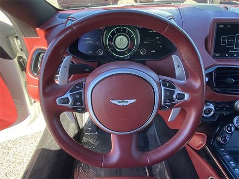 Used 2022 Aston Martin V8 Vantage Roadster image 10