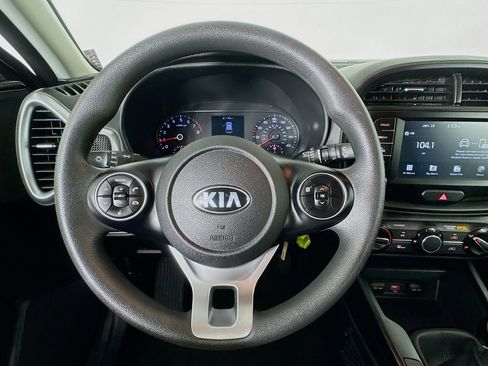 Used 2021 Kia Soul LX image 11