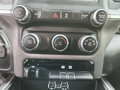 Used 2020 RAM 2500 Big Horn w/ Level 1 Equipment Group image 16