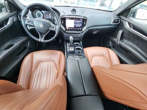 Used 2021 Maserati Ghibli S image 16