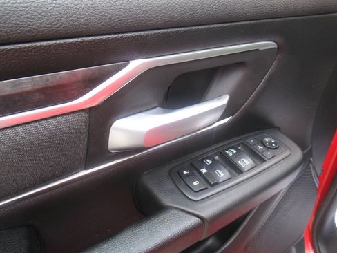 Used 2019 RAM 1500 Big Horn AWD/4WD image 17