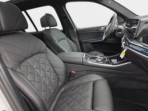 New 2026 BMW X5 xDrive50e w/ M Sport Package AWD/4WD image 9