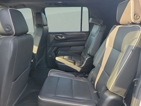 Used 2021 GMC Yukon XL SLT w/ SLT Premium Package AWD/4WD image 10