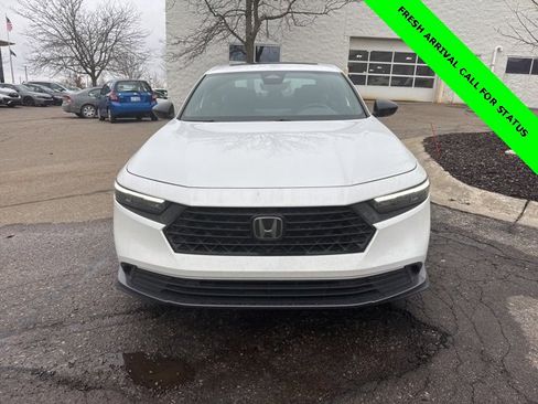 Used 2023 Honda Accord Sport image 2