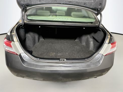 Used 2011 Toyota Camry LE w/ LE Extra-Value Pkg FWD image 31