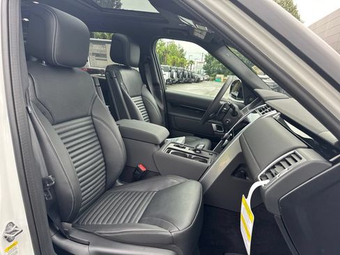New 2026 Land Rover Discovery S AWD/4WD image 21