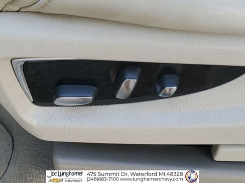 Certified 2016 Cadillac Escalade ESV Luxury image 37