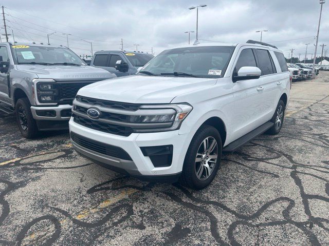 Used 2024 Ford Expedition XLT RWD image 1