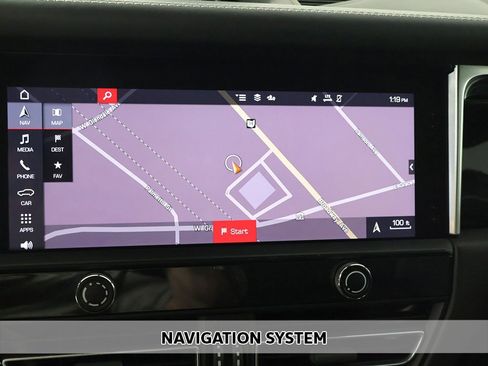 Used 2022 Porsche Macan image 3