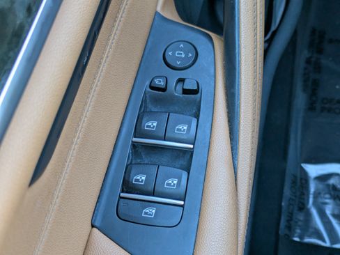 Used 2022 BMW 540i w/ Convenience Package image 25