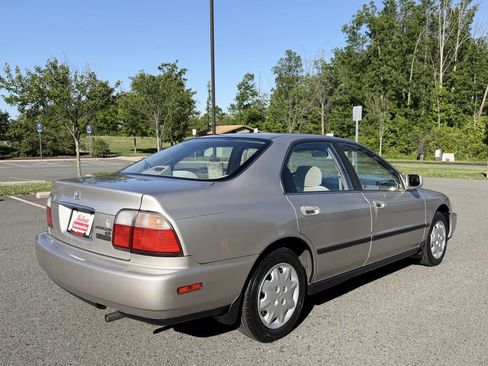 Used 1996 Honda Accord LX image 5