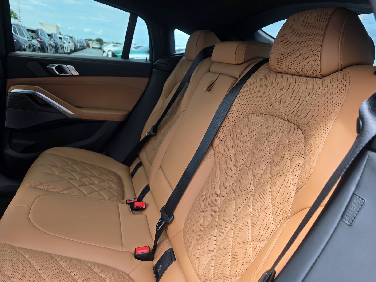 New 2027 BMW X6 xDrive40i w/ Climate Comfort Package AWD/4WD image 13