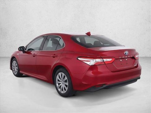 Used 2019 Toyota Camry LE FWD image 5