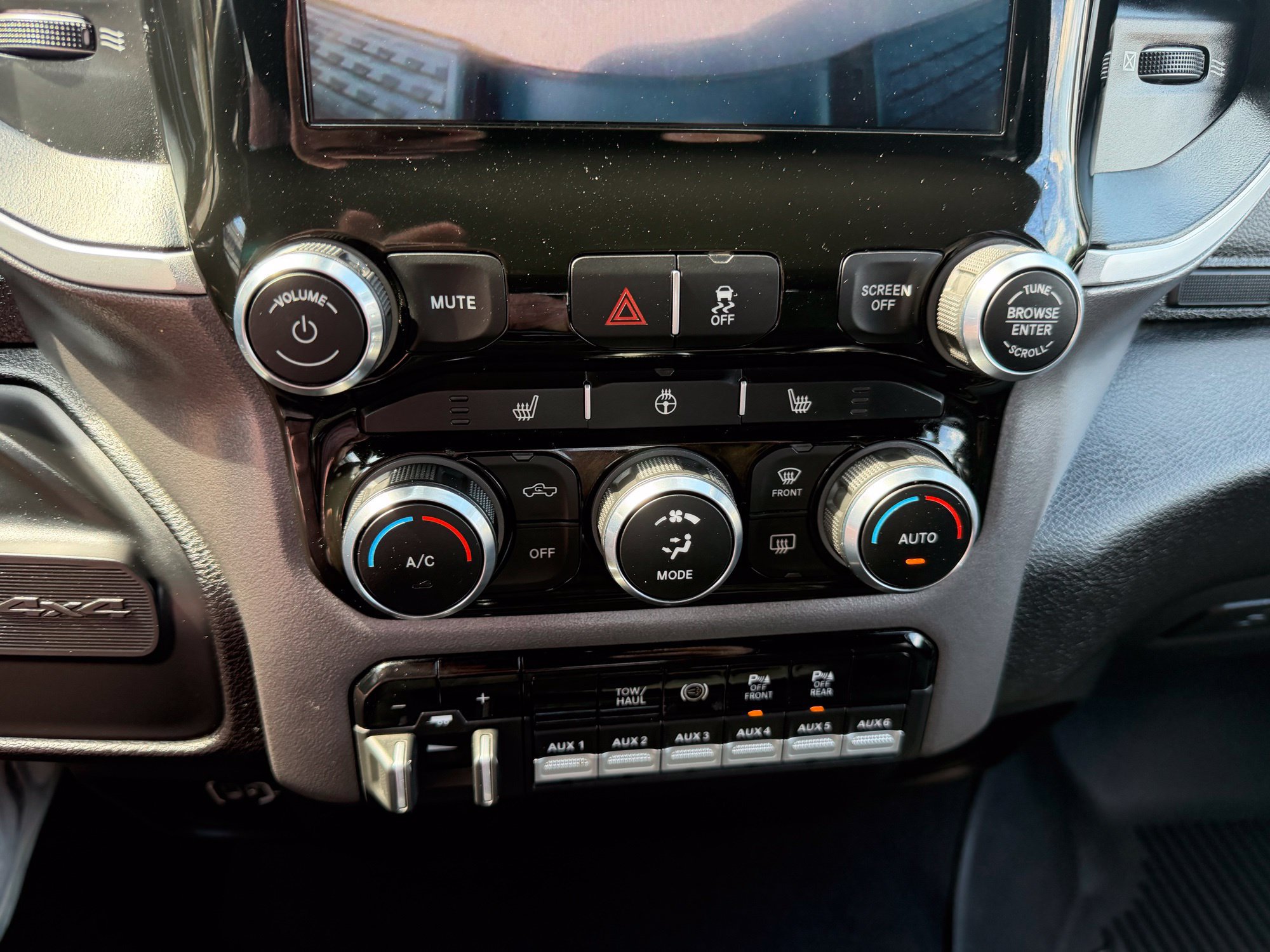 Used 2021 RAM 2500 Big Horn w/ Level 1 Equipment Group AWD/4WD image 27