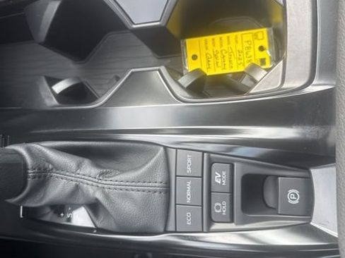 Used 2025 Toyota Camry LE image 28