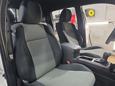 Used 2023 Toyota Tacoma TRD Off-Road image 10