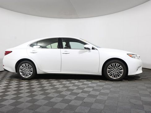 Used 2014 Lexus ES 350 w/ Luxury Package FWD image 8