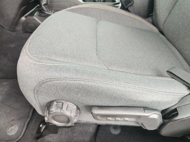 Used 2025 Jeep Wrangler Unlimited Sahara AWD/4WD image 20