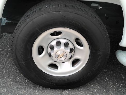 Certified 2025 Chevrolet Express 2500 w/ Driver Convenience Package RWD image 30