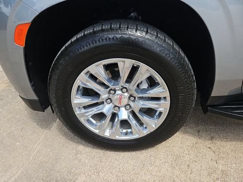 Used 2024 GMC Yukon XL Denali RWD image 31