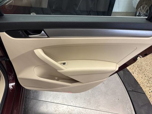 Used 2014 Volkswagen Passat 1.8T SE image 29