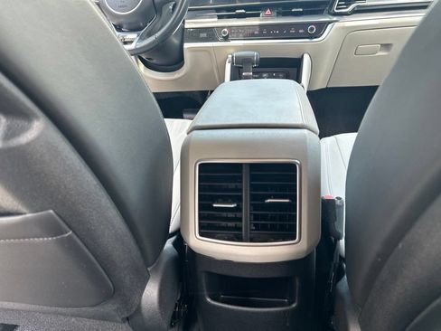 Used 2024 Kia Sportage EX FWD image 22
