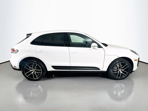 Certified 2025 Porsche Macan image 8