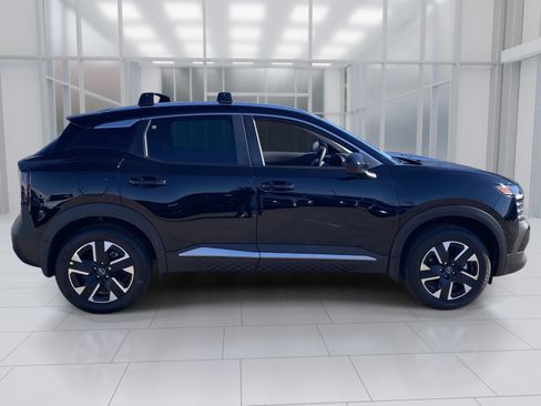 New 2026 Nissan Kicks SV w/ Cold Weather Package image 7