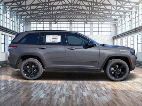 New 2025 Jeep Grand Cherokee Limited w/ Black Appearance Package RWD image 3