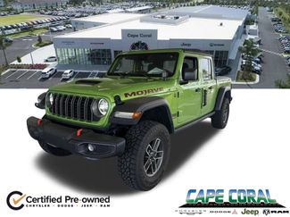 Used 2025 Jeep Gladiator Mojave w/ Safety Group AWD/4WD video 1