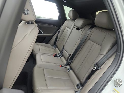Used 2025 Audi Q5 Premium Plus w/ Premium Plus AWD/4WD image 16