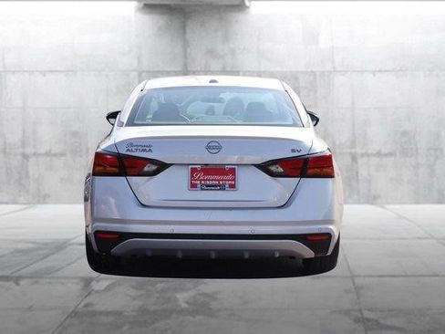 Used 2024 Nissan Altima 2.5 SV image 6