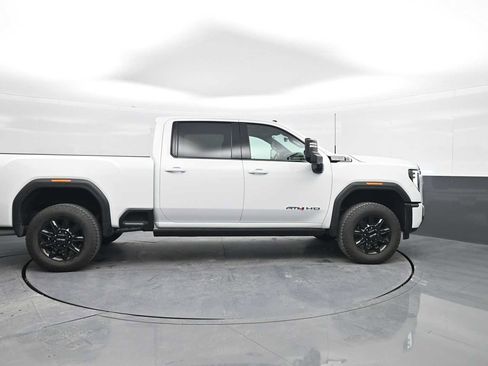 Used 2024 GMC Sierra 2500 AT4 w/ AT4 Premium Plus Package image 9