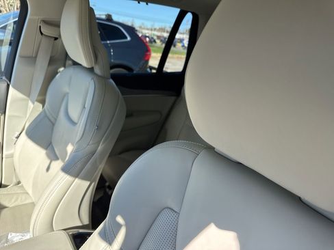 Used 2022 Volvo XC90 T6 Inscription w/ Advanced Package image 5