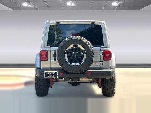 Used 2018 Jeep Wrangler Unlimited Rubicon AWD/4WD image 9