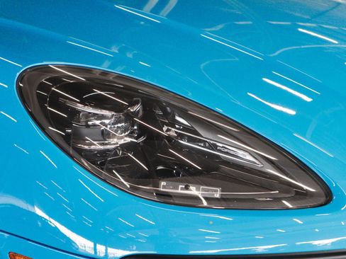 Certified 2022 Porsche Macan image 30