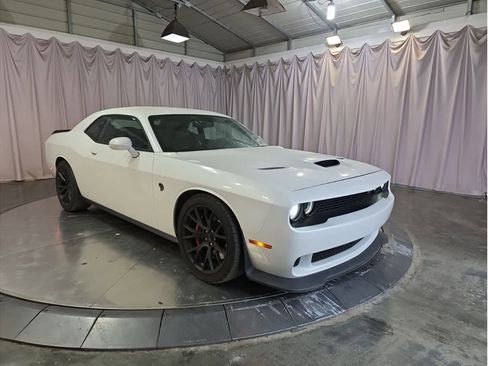 Used 2016 Dodge Challenger SRT Hellcat image 9