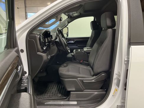 Used 2024 Chevrolet Silverado 3500 LT image 21