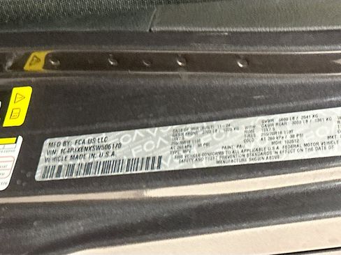 Used 2025 Jeep Wrangler Sahara image 12