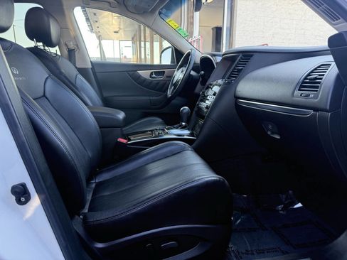 Used 2014 INFINITI QX70 AWD w/ Premium Package image 13